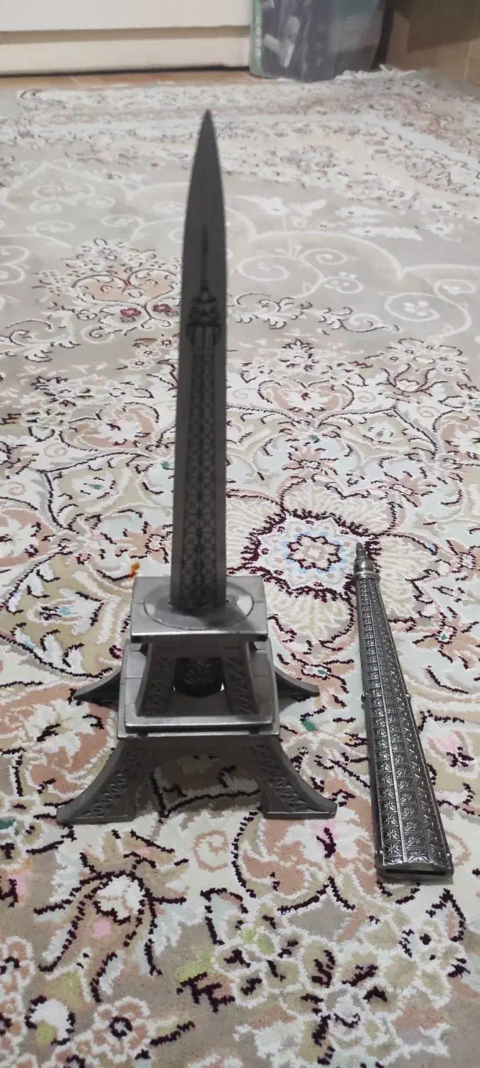 خنجر برج ایفل|کلکسیون اشیاء عتیقه|پاکدشت, پاکدشت (مامازند)|دیوار