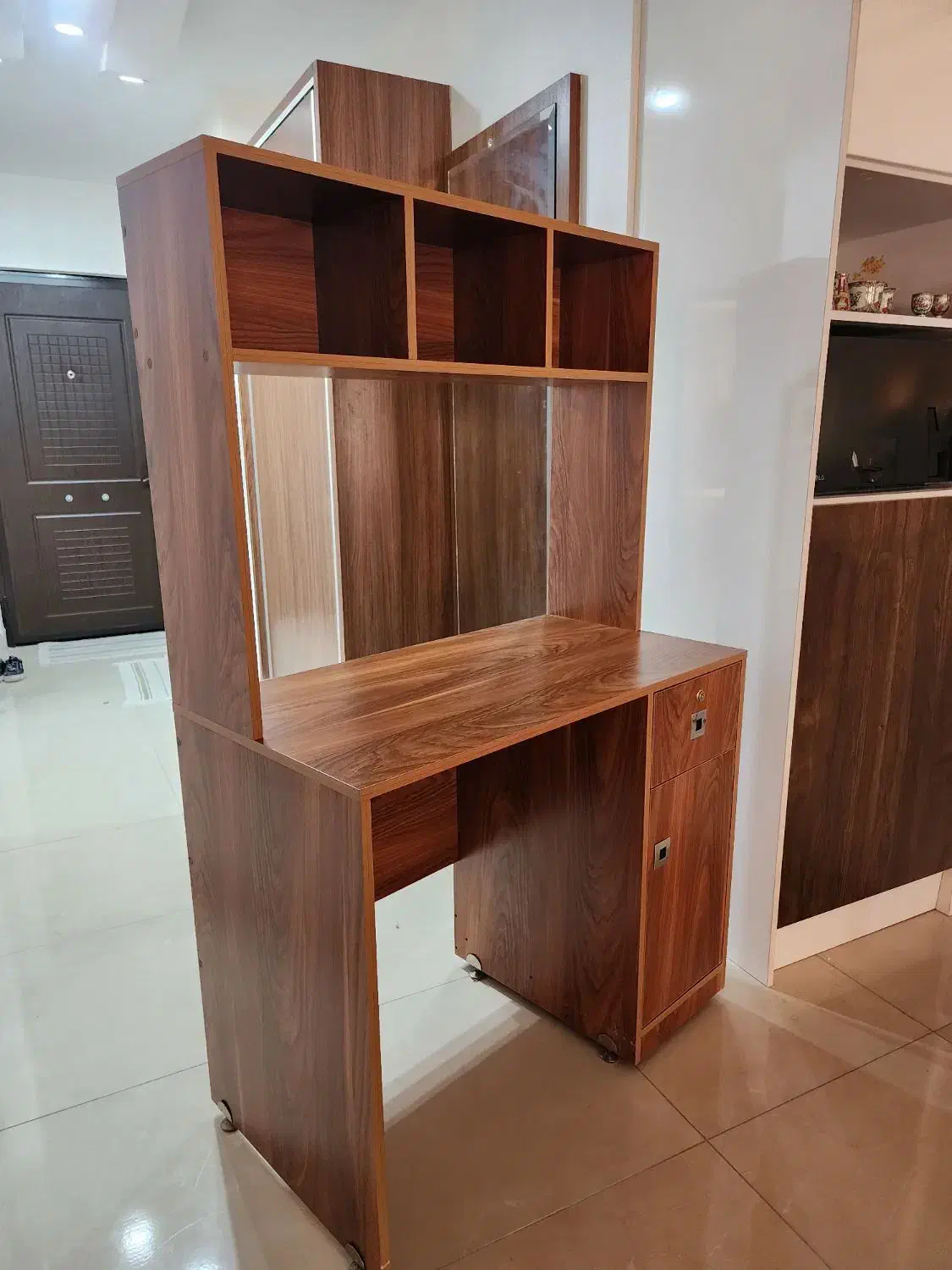 میز تحریر کاملا سالم|میز تحریر و کامپیوتر|آمل, |دیوار