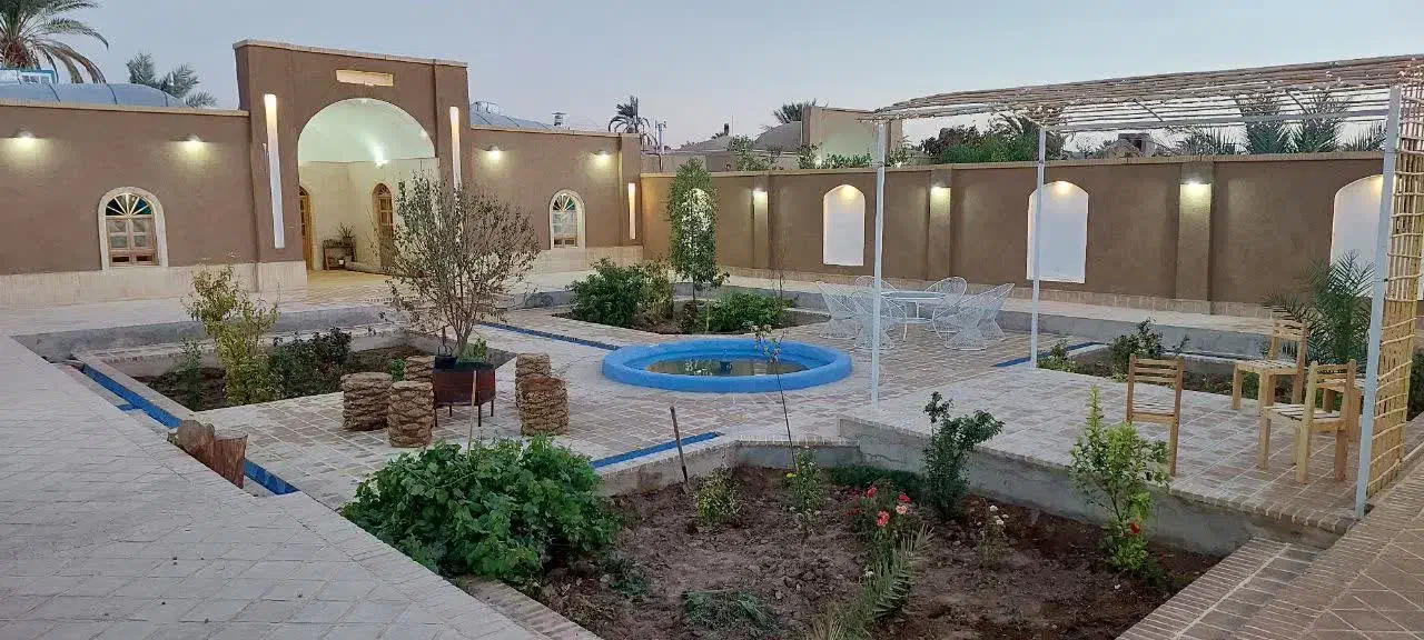 عمارت ملا احمد|اجارهٔ کوتاه‌مدت ویلا و باغ|طبس, |دیوار