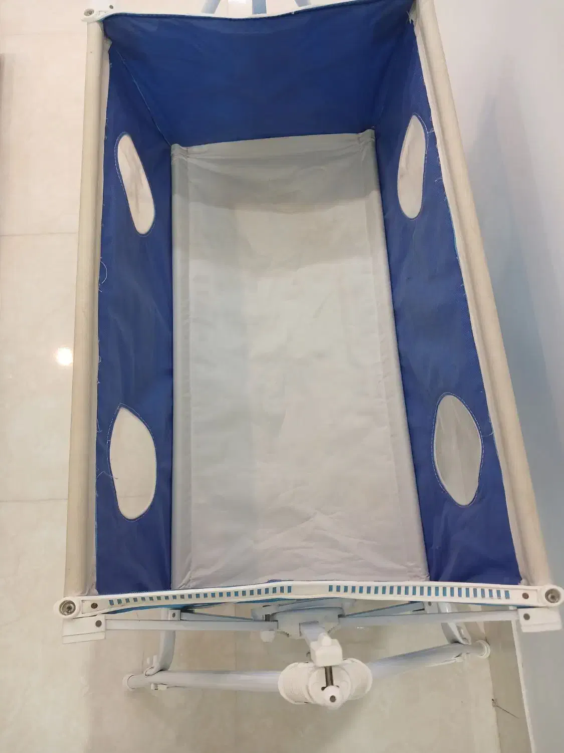 گهواره|اسباب و اثاث بچه|قشم, |دیوار