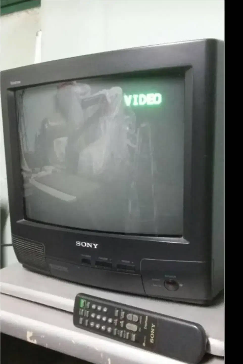 تلویزیون۱۴ اینچ|تلویزیون و پروژکتور|نوشهر, |دیوار