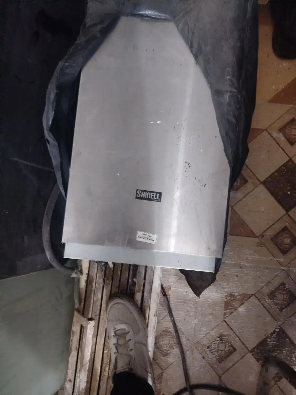 هود جزیره تو کار.|هود|زاهدان, |دیوار