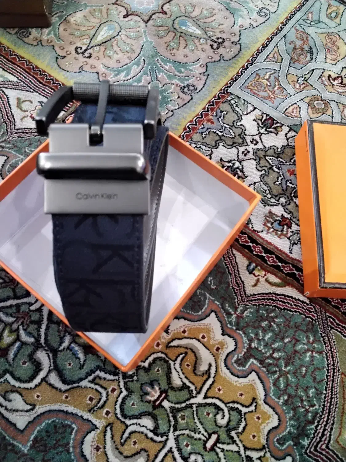 تعدادی کمربندمارک|کیف، کفش، کمربند|رشت, پل تالشان|دیوار