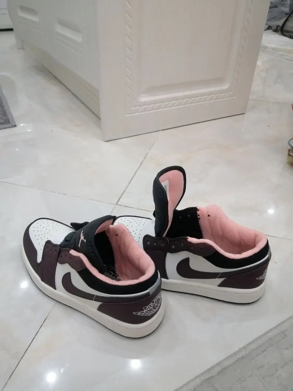 کتانی اصلی ویتنام جوردن|کیف، کفش، کمربند|پرند, فاز ۰|دیوار