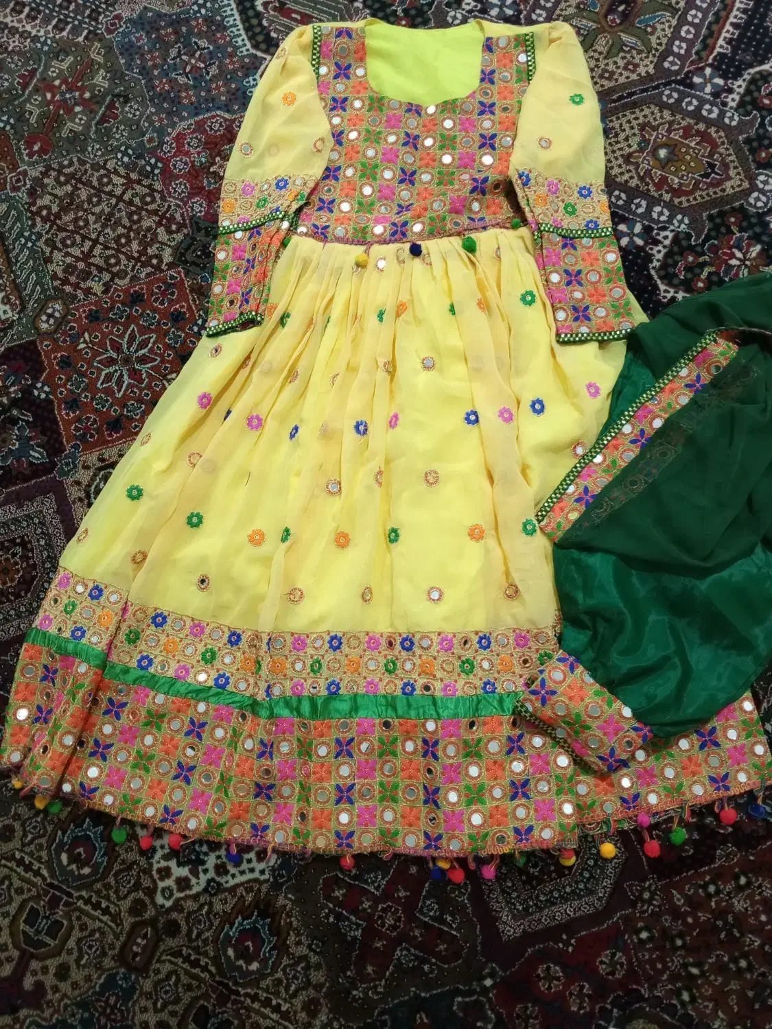 لباس|لباس|ورامین, خیر آباد|دیوار