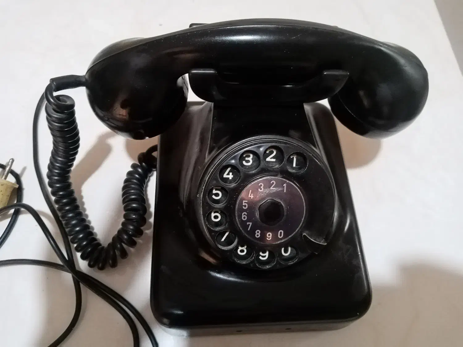 تلفن زیمنس قدیمی|کلکسیون اشیاء عتیقه|تبریز, |دیوار