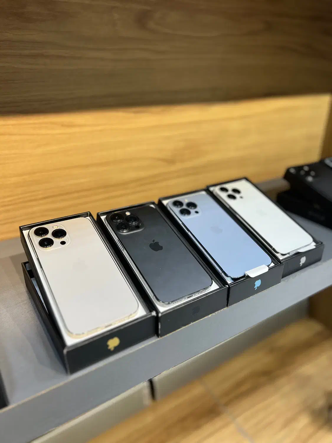 13پرو 256 تک سیم و دوسیم|موبایل|میانه, |دیوار