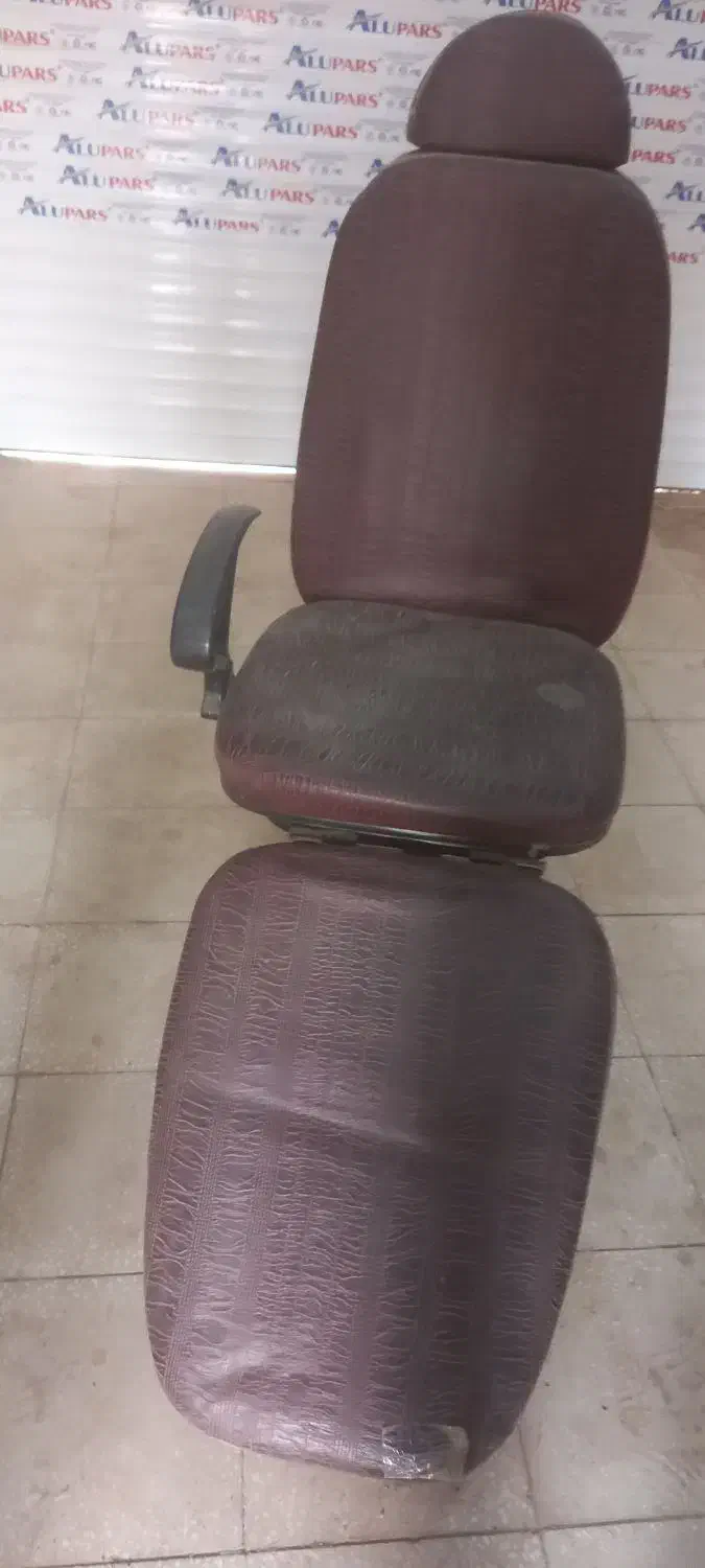 صندلی اصلاح آرایشگری|آرایشگاه و سالنهای زیبایی|سبزوار, پیروزی|دیوار