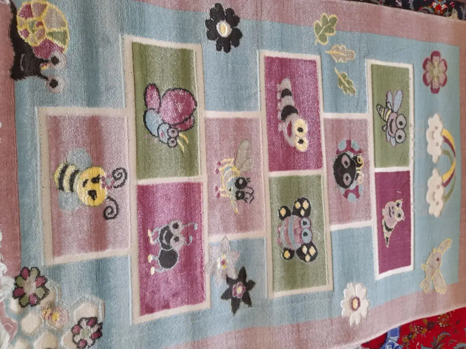 فرش کودک|فرش|گلبهار, شهر جدید گلبهار|دیوار