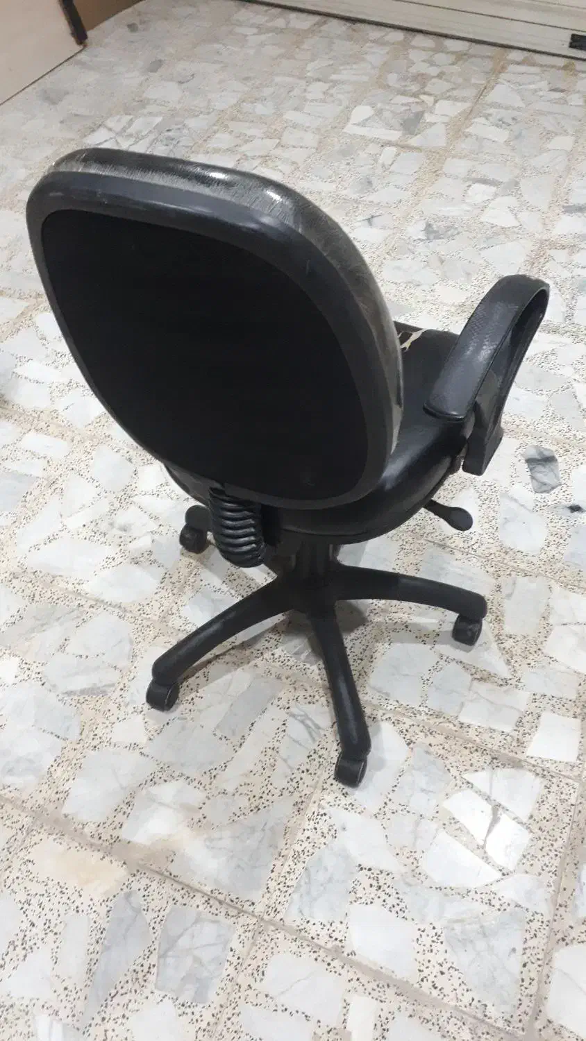 صندلی چرخان اداری|صندلی و نیمکت|رشت, لاکان شهر|دیوار