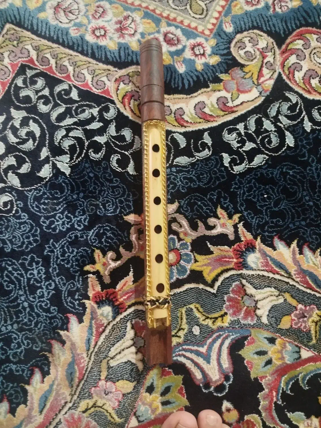 چوب نی انبان|سازهای بادی|اصفهان, روشن‌دشت|دیوار