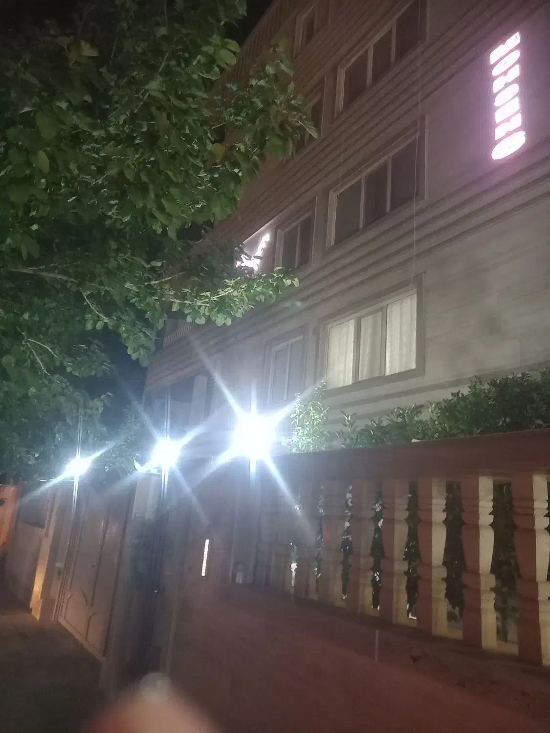 سرایدار تمام وقت برای ساختمان|استخدام سرایداری و نظافت|شیراز, میانرود|دیوار