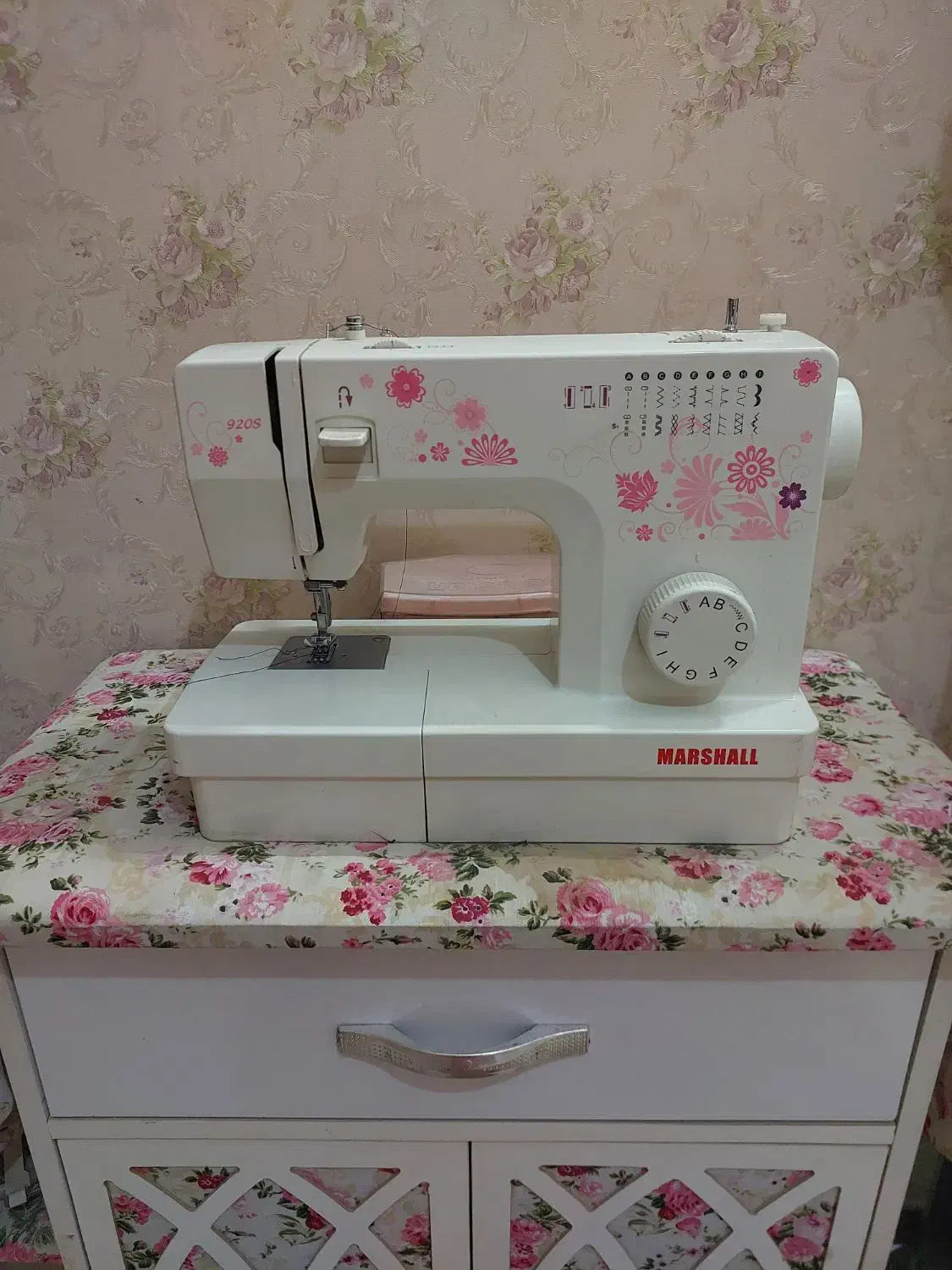 چرخ خیاطی مارشال به همراه میز چرخ|چرخ خیاطی و ریسندگی|مشهد, طلاب|دیوار