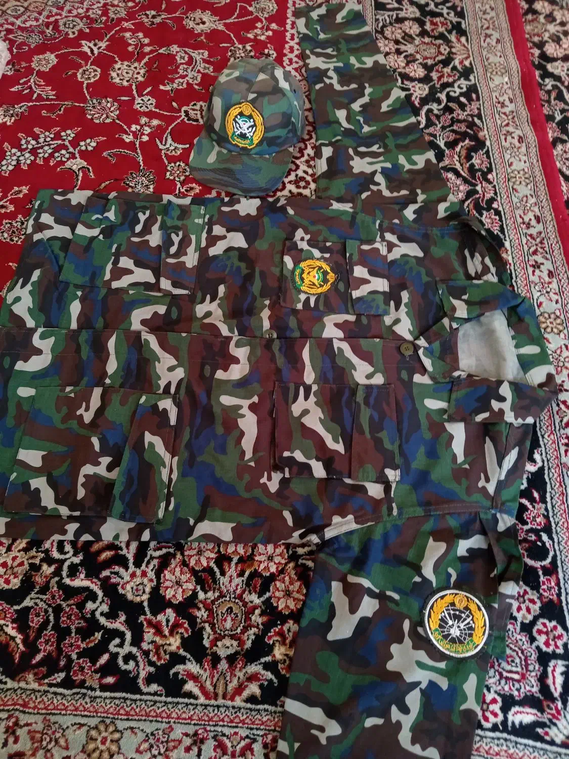 یک دست لباس کامل پدافند هوایی ارتش|لباس|شهرضا, |دیوار