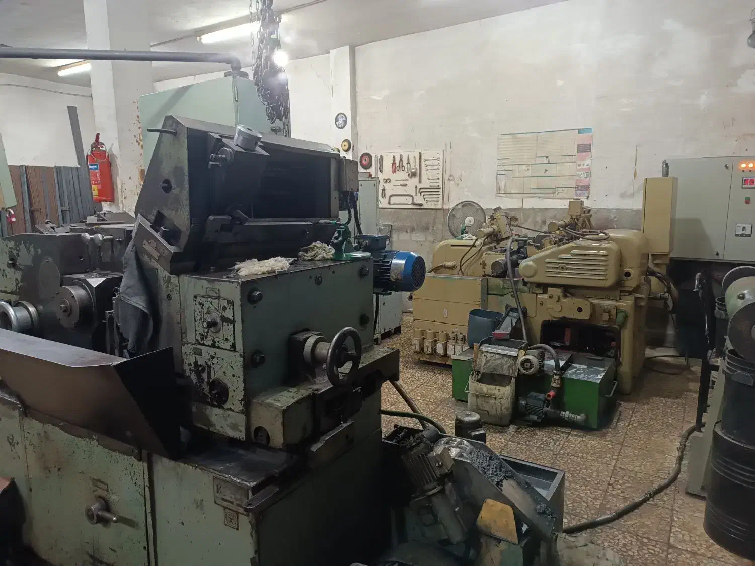 استخدام نیروی کار در تولیدی|استخدام صنعتی، فنی، مهندسی|رشت, گیل|دیوار