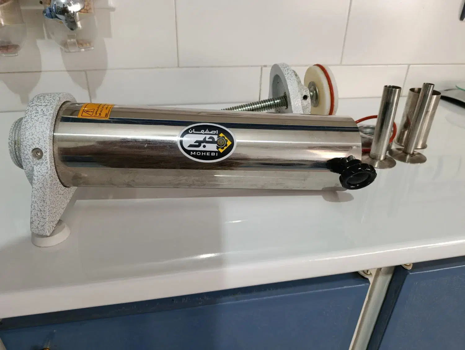 یک دستگاه سوسیس پرکن|خردکن، آسیاب، غذاساز|رفسنجان, |دیوار