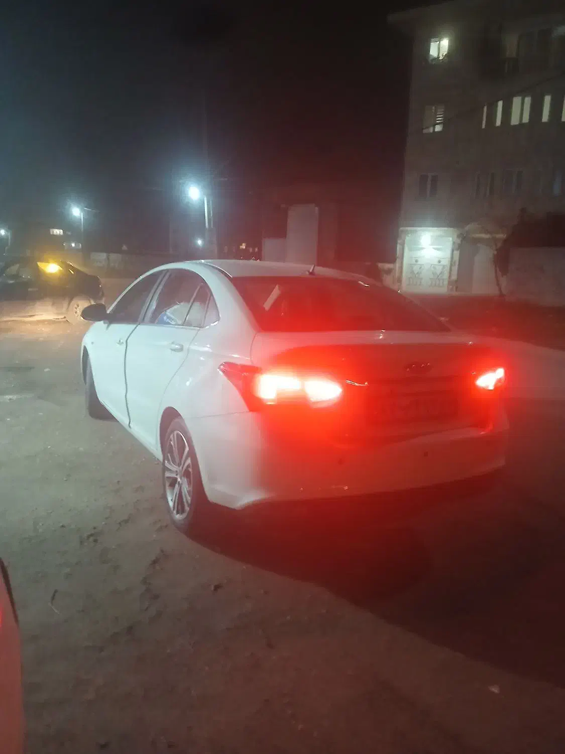 ایزو ۵ مدل ۱۴۰۰|خودرو سواری و وانت|ساری, |دیوار