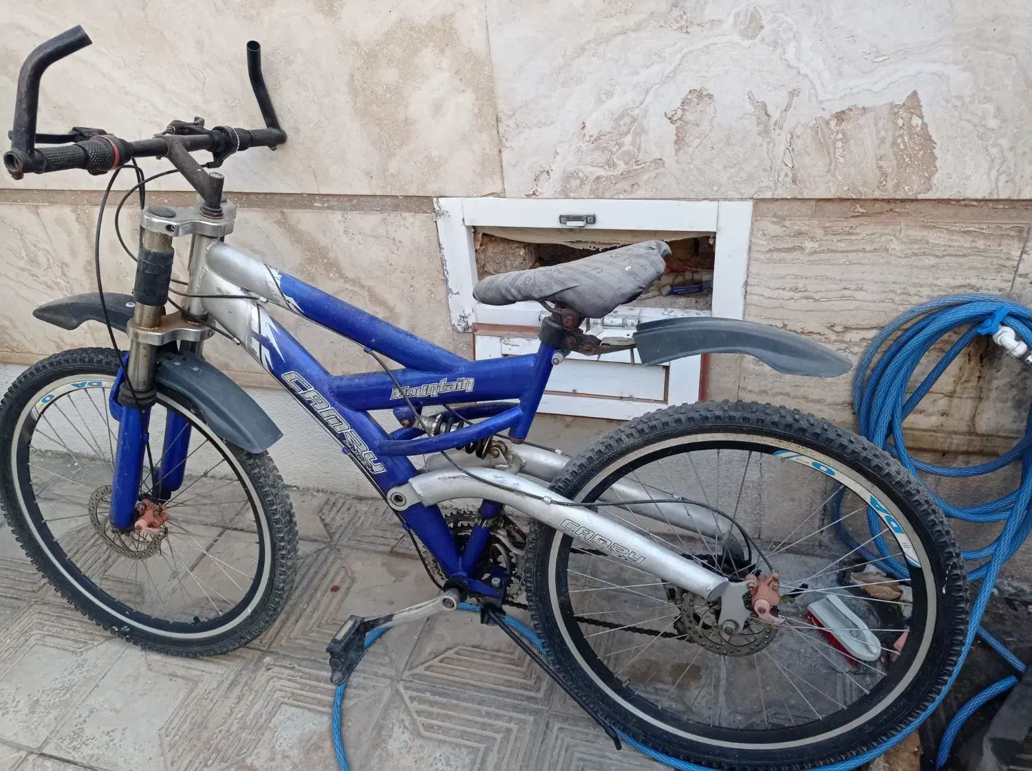 دوچرخه۲۶|دوچرخه، اسکیت، اسکوتر|صدرا-فارس, فاز ۱|دیوار