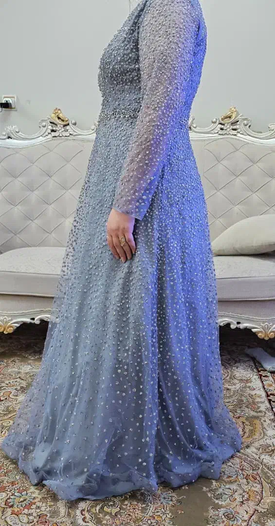 لباس مجلسی زنانه باقیمت عالی یکبار کلن پوشیده شده|لباس|اصفهان, شهرک امام خمینی|دیوار