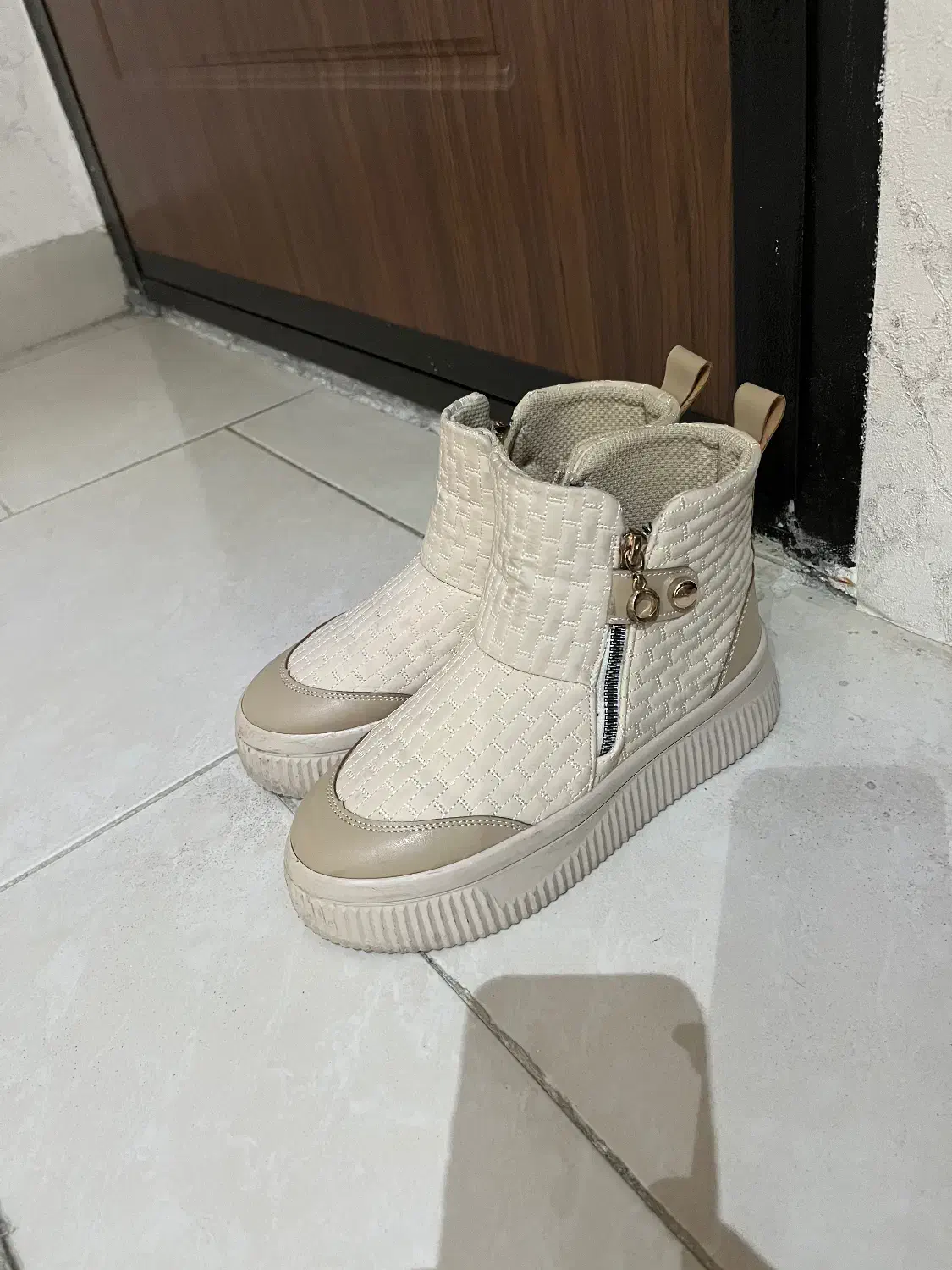 نیم بوت سایز ۳۸|کیف، کفش، کمربند|اردبیل, |دیوار