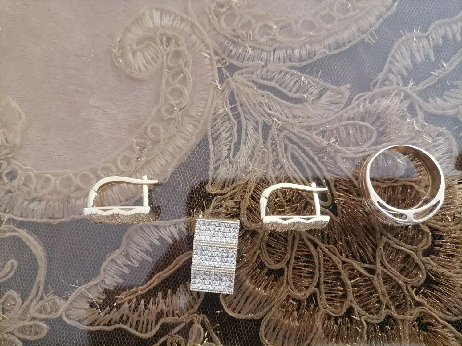 طلا در حد نو به قیمت تابلو|جواهرات|ملکآباد, |دیوار