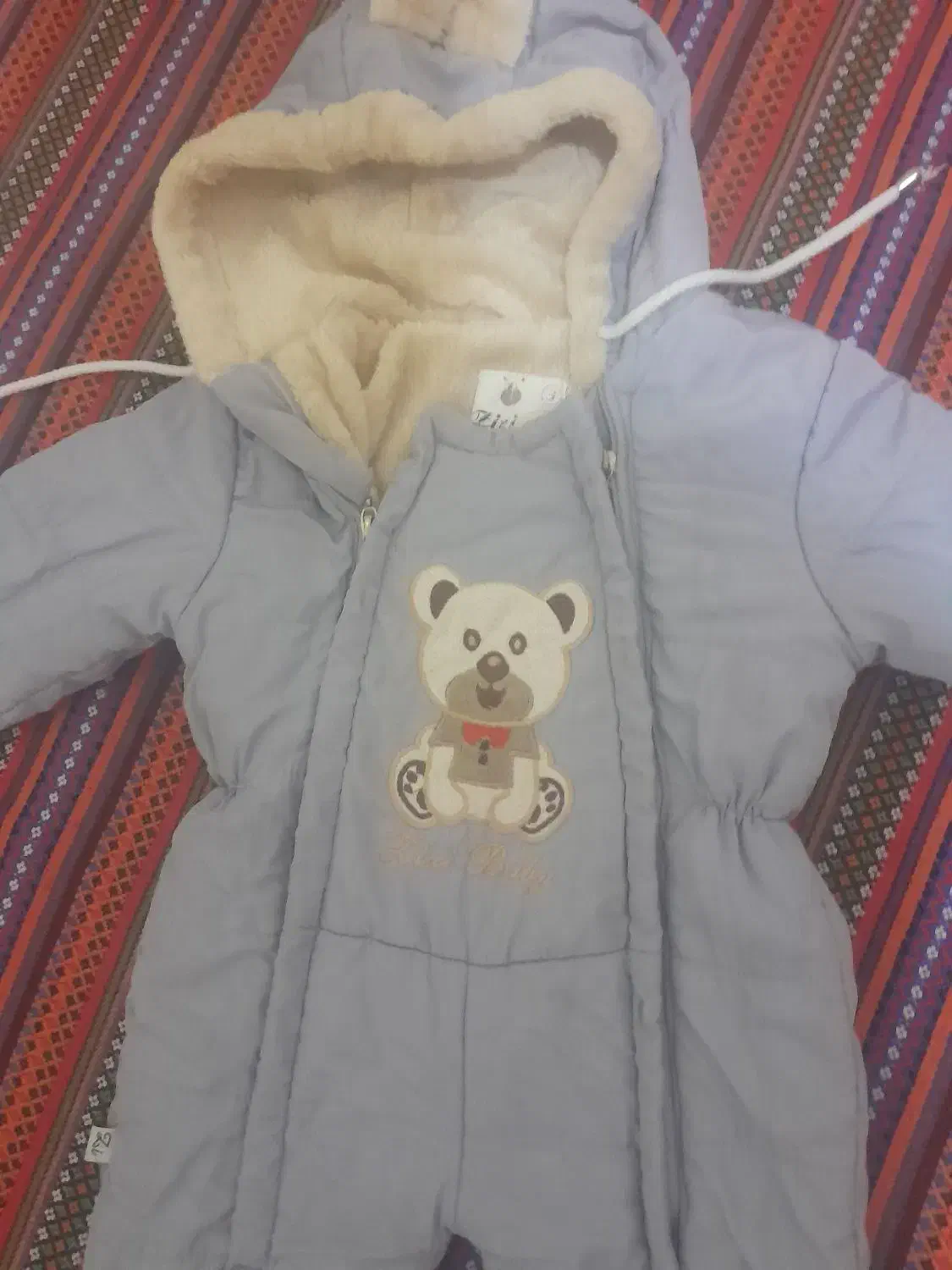 لباس بچه|کفش و لباس بچه|باسمنج, |دیوار