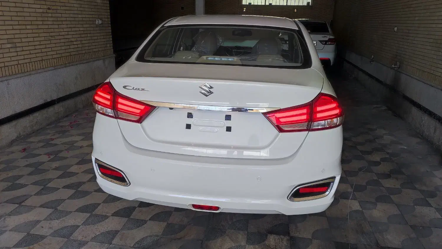 سوزکی سیاز|خودرو سواری و وانت|شیراز, بعثت|دیوار