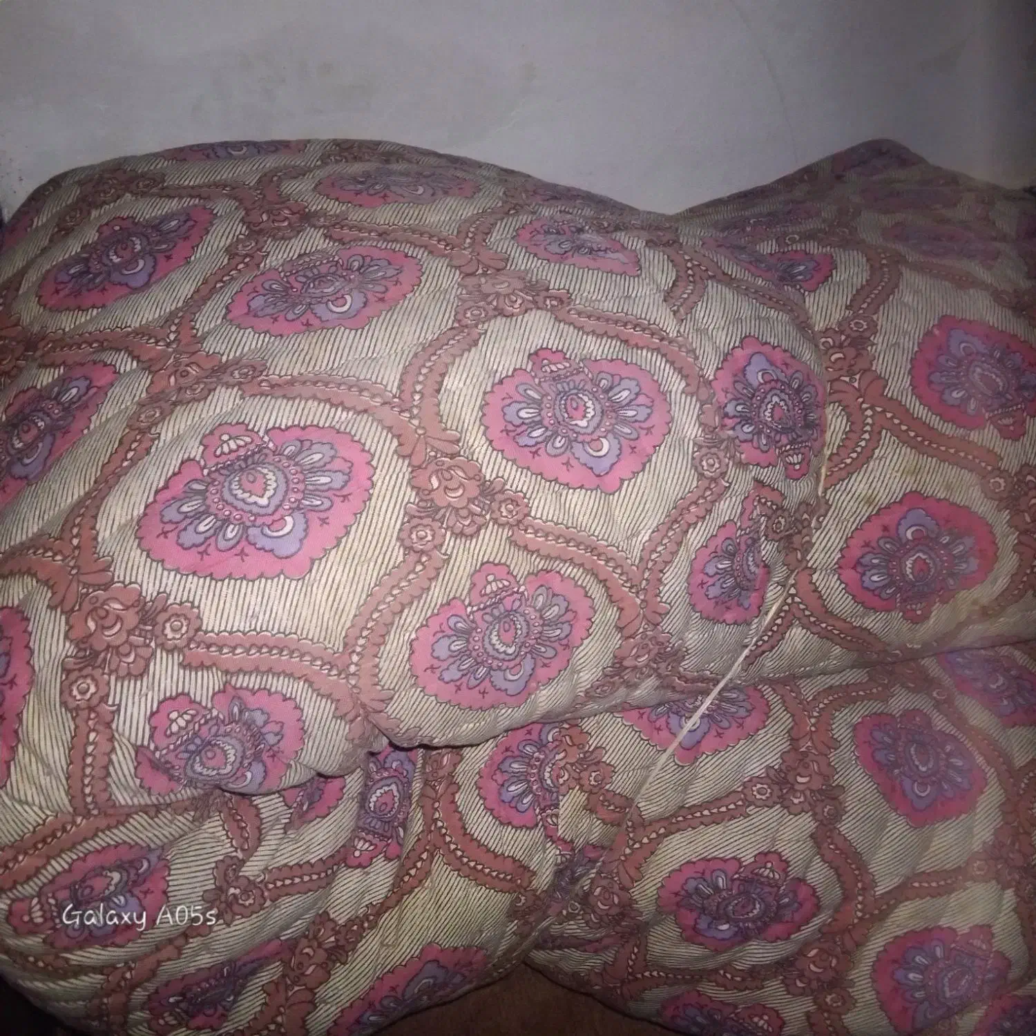 لحاف کرسی|رختخواب، بالش، پتو|ملایر, |دیوار