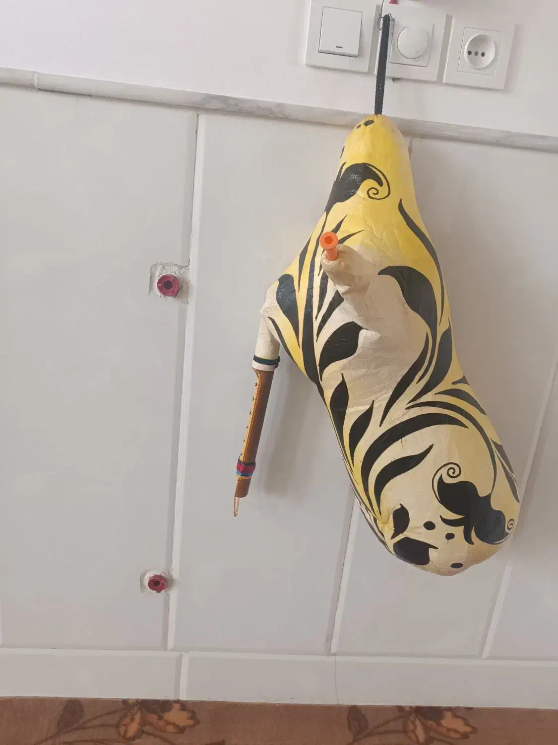 نی انبان یا نی همبون|سازهای بادی|اردکان, |دیوار