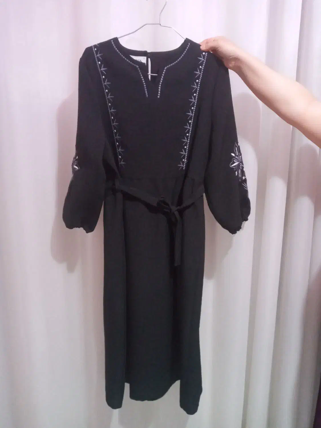 پوشاک|لباس|فردیس, فردیس|دیوار