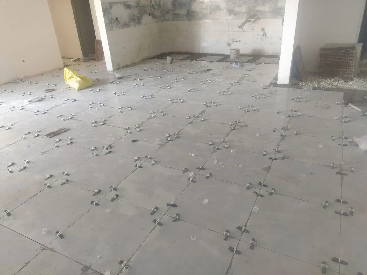 2نفر کارگر وارد برای سنگ کاری و کاشی|استخدام معماری، عمران و ساختمانی|مشکیندشت, |دیوار