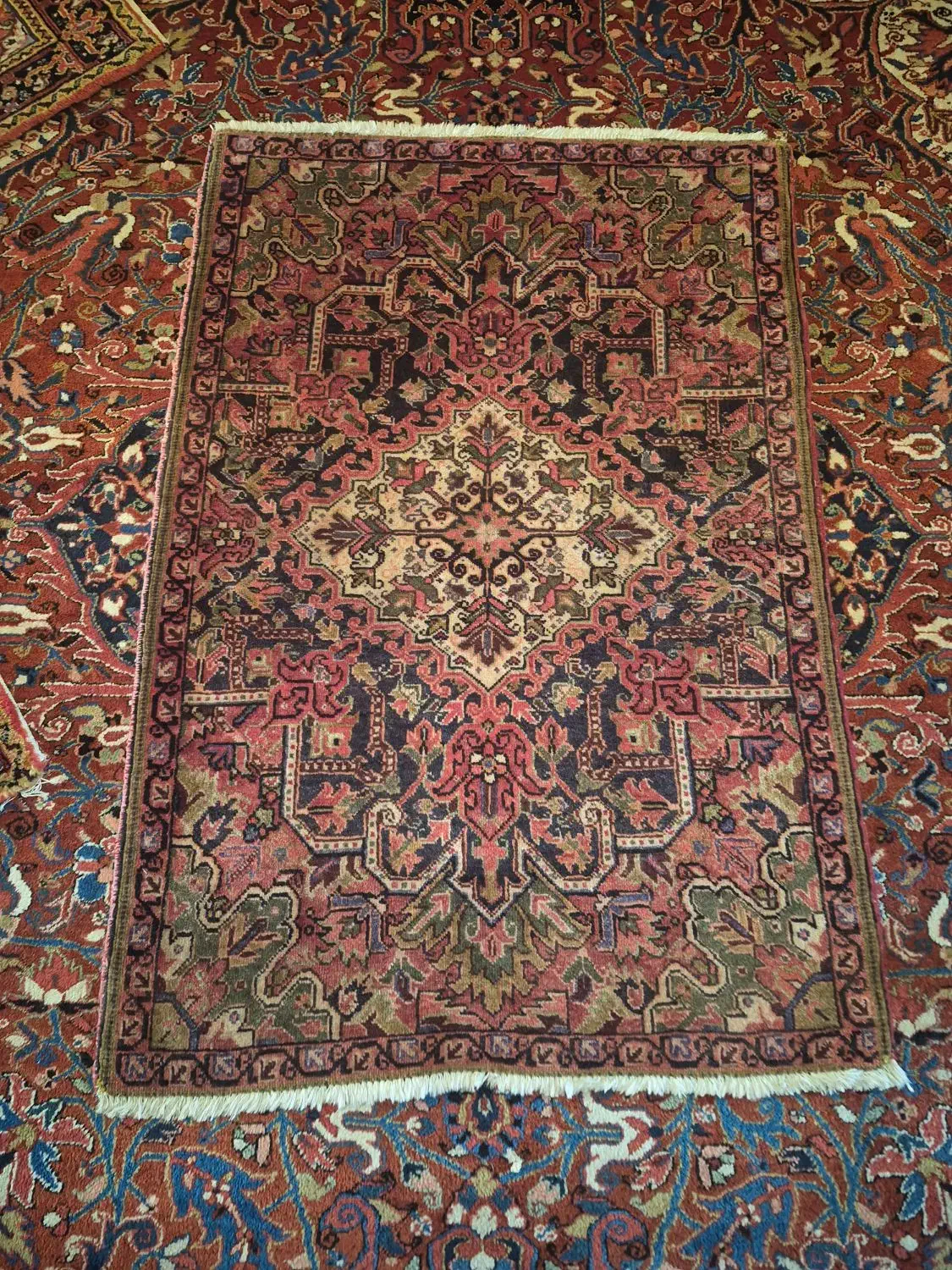 فرش ذرع و نیم و اورنک هریس قدیمی رنگ گیاهی|فرش|تبریز, |دیوار