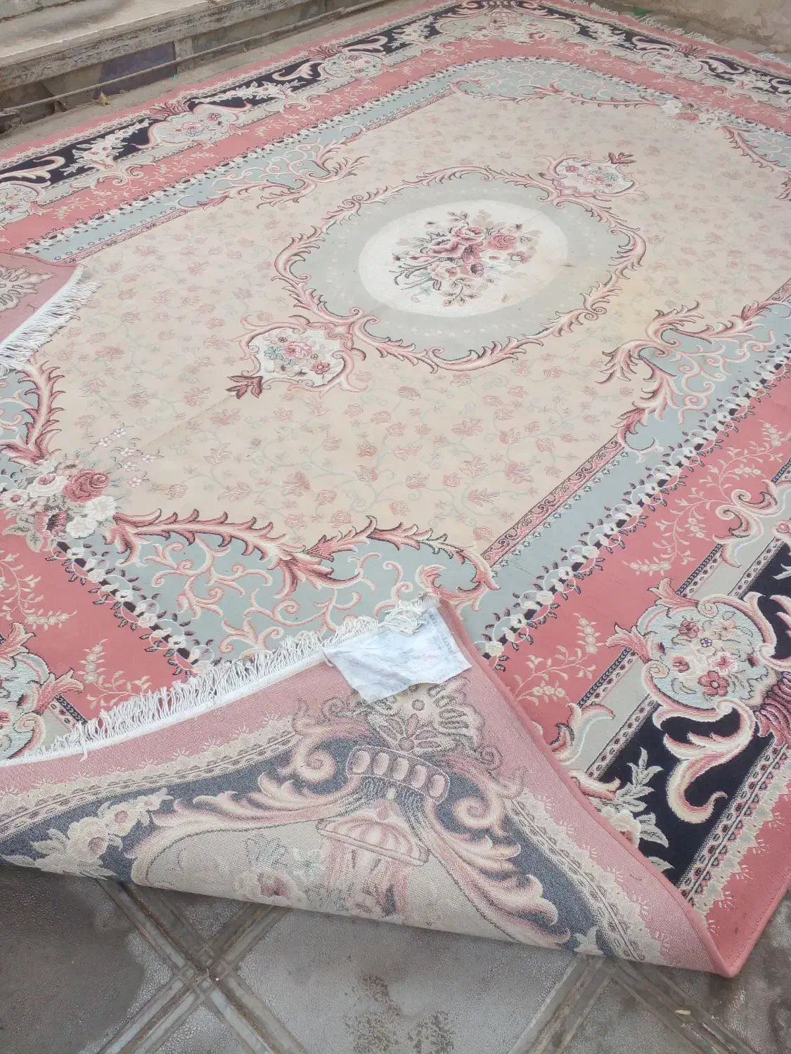 جفت مهستان|فرش|سبزوار, مدرس|دیوار