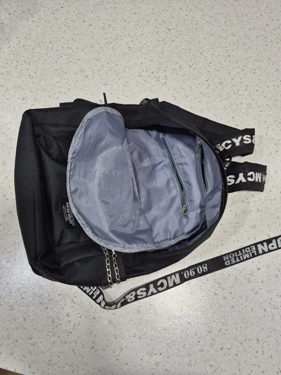 کوله|کیف، کفش، کمربند|خوی, |دیوار