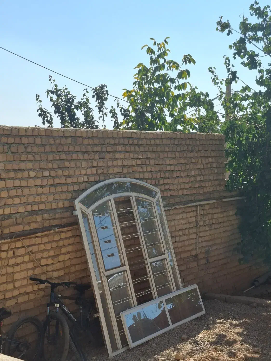 پنجره در حد نو|مصالح و تجهیزات ساختمان|سپیدان, |دیوار