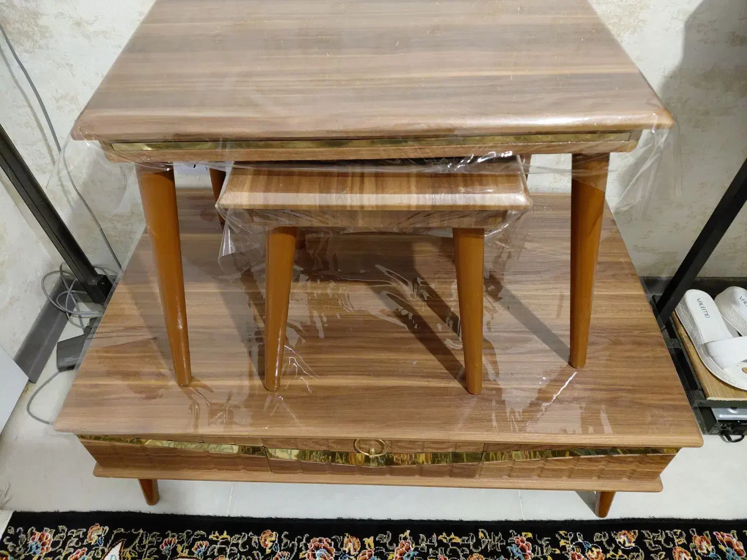 میز جلو مبلی و ۳ عدد گلمیز نو نو بفروش میرسد|مبلمان خانگی و میز عسلی|شیراز, احمدآباد|دیوار