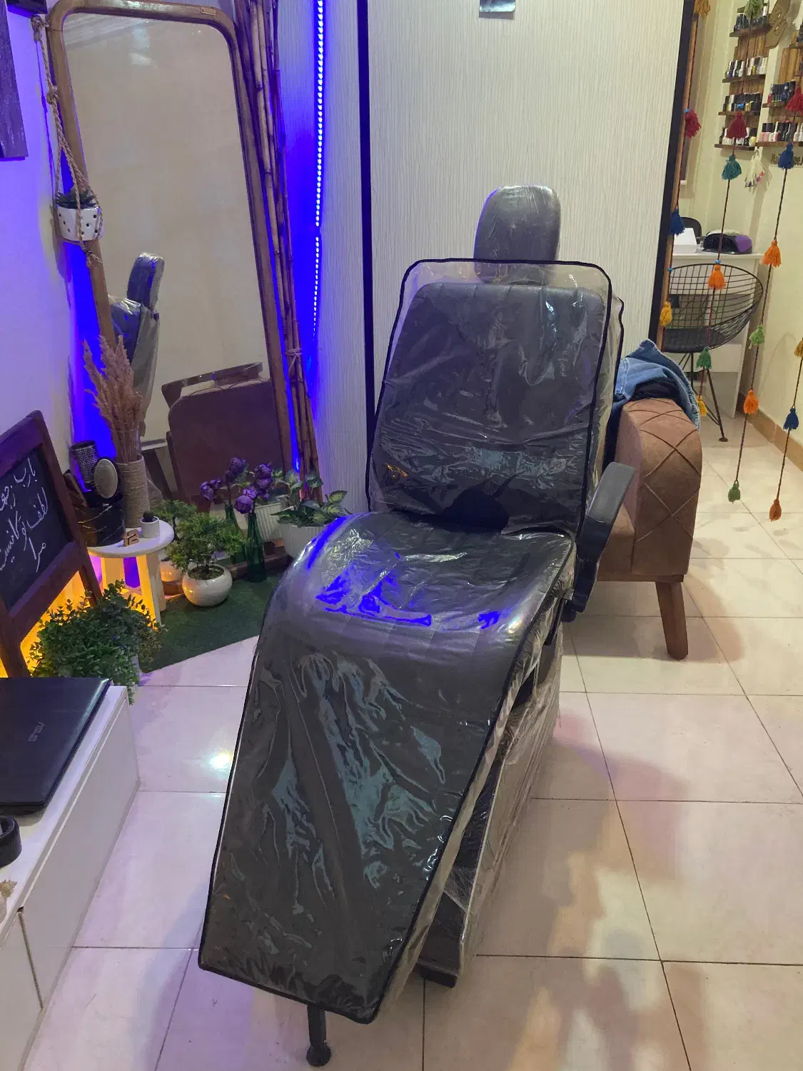 صندلی|صندلی و نیمکت|رشت, منظریه|دیوار