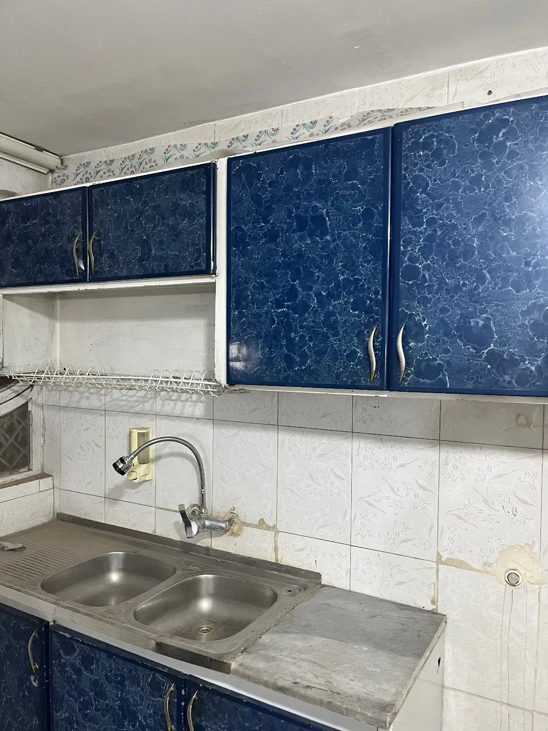 کابینت و هود توافقی|آب‌چکان و نظم‌دهنده ظروف|قم, امامزاده ابراهیم|دیوار