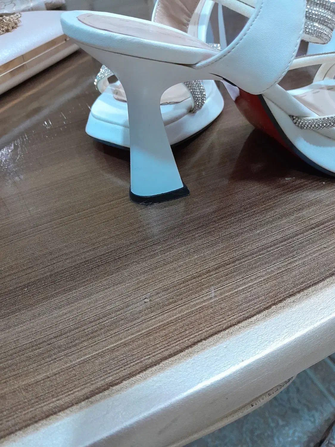 چادر عروس سفید|لباس|رودهن, |دیوار