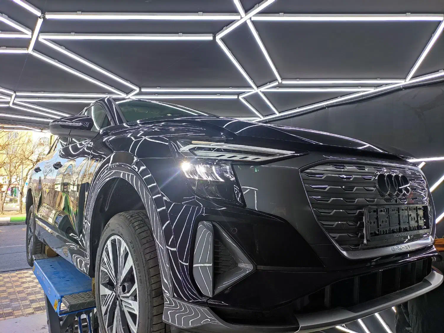 آئودیQ5E-TRON|خودرو سواری و وانت|مشهد, شهید فرامرز عباسی|دیوار