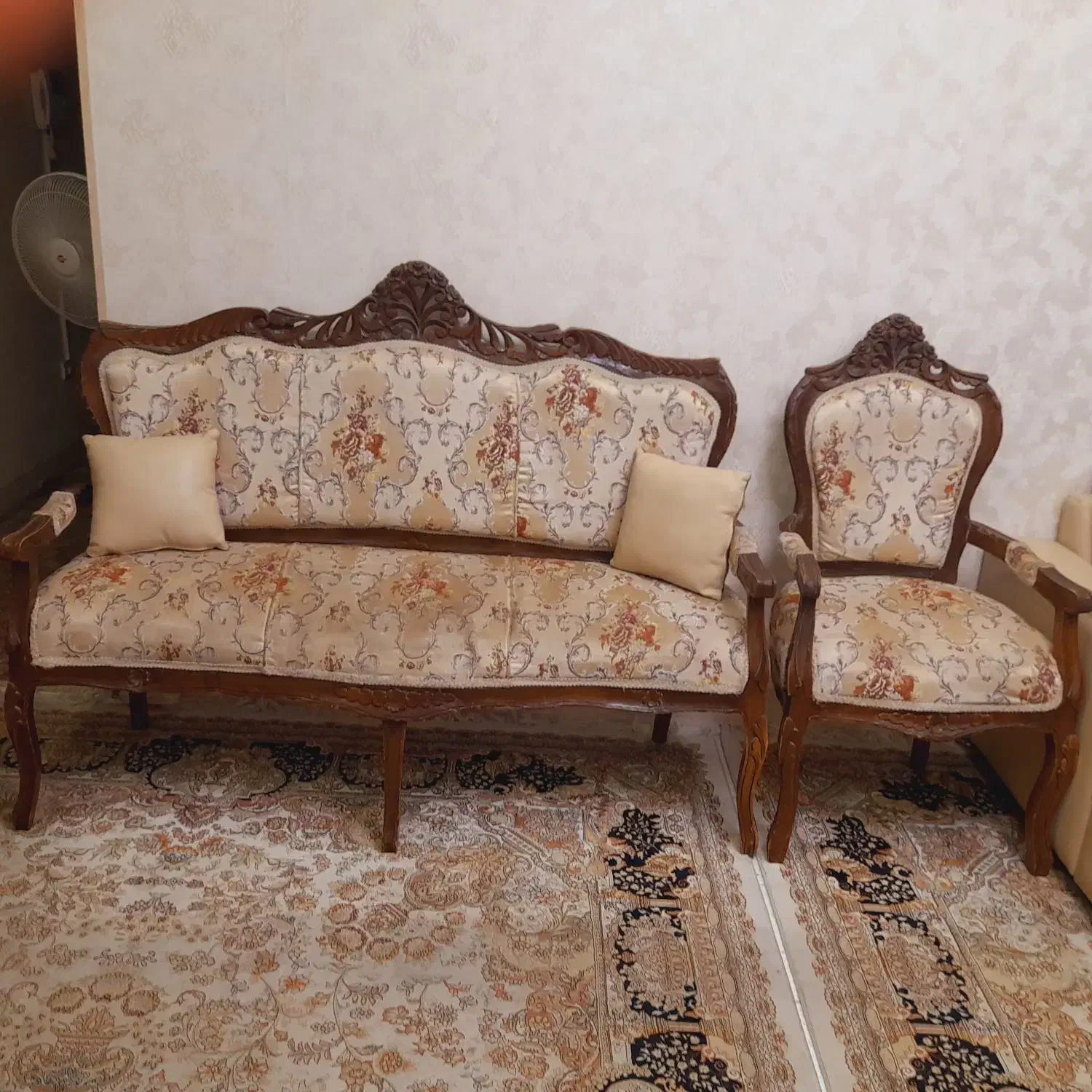 مبل استیل نه نفره|مبلمان خانگی و میز عسلی|شیراز, زرهی|دیوار