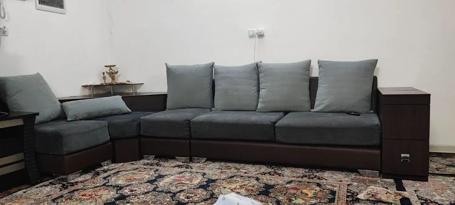 آینه و شمعدان برنز اصل.میز تلویزیون.و مبل ال کنجی|آینه|زنجان, |دیوار