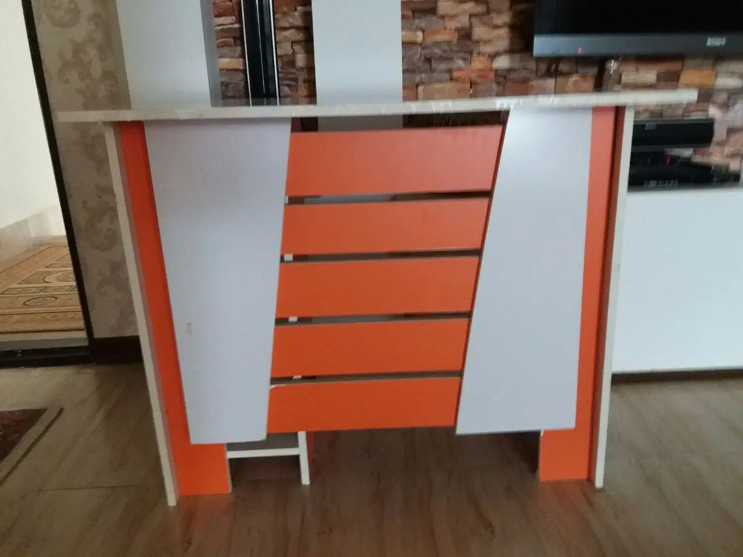 میز تحریر|میز تحریر و کامپیوتر|شیروان (خراسان), |دیوار