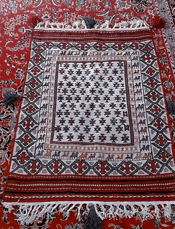 سفره و تیر محلی|گلیم، جاجیم، گبه|لردگان, |دیوار