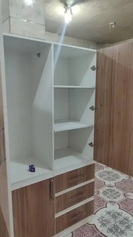 فروش یه عدد کمد لباسی و میز کار|جاکفشی، کمد، دراور|فلارد, |دیوار