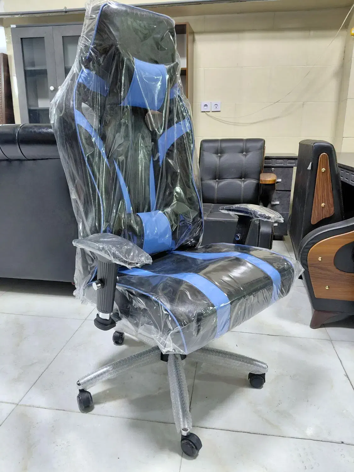 تولیدی کد ۴۰۹۲۵ صندلیهای گیمینگ کد۶۳۰۱۱|مبلمان اداری|کرج, حصارک پایین|دیوار