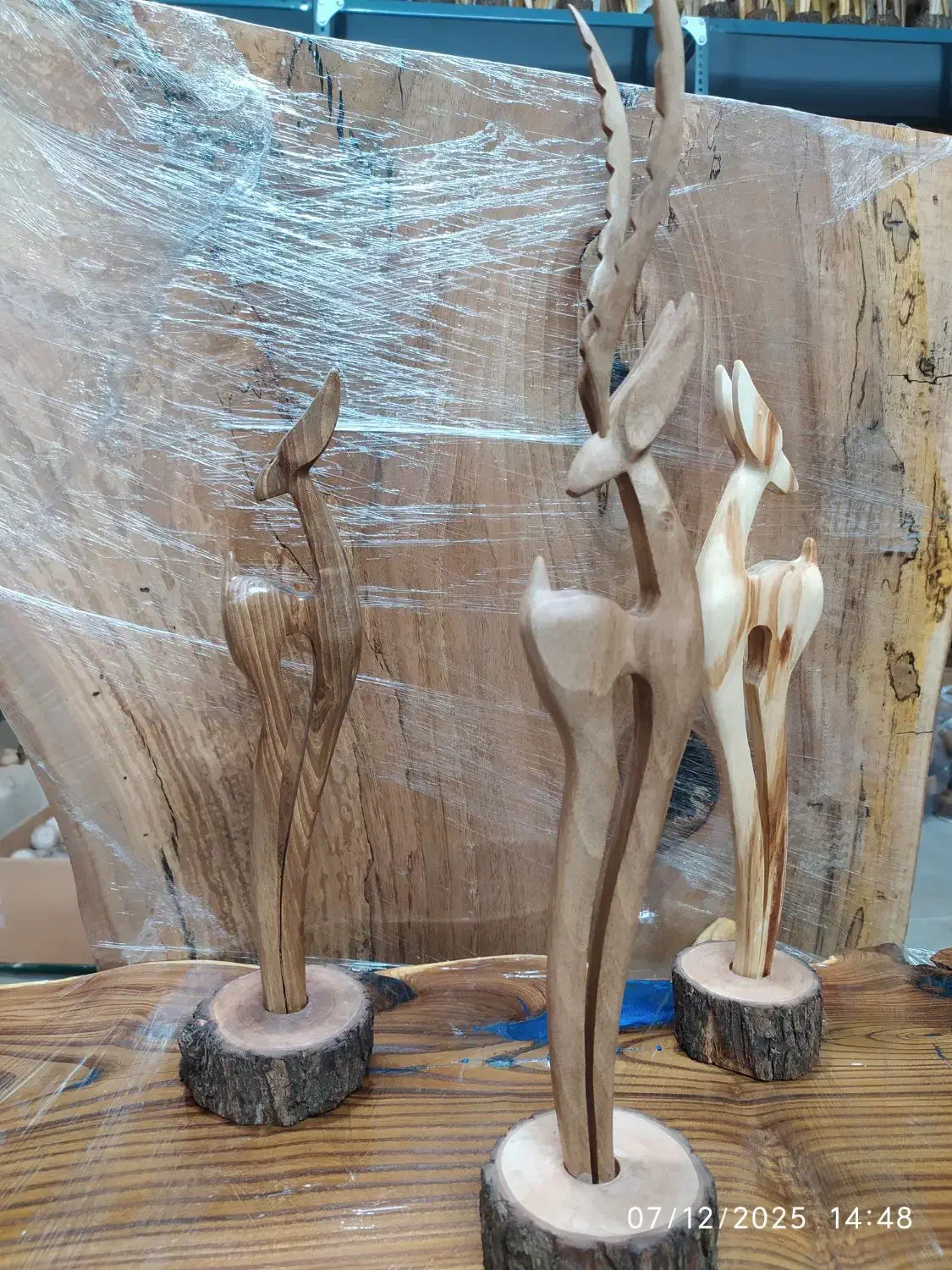 مجسمه غزال چوبی|مجسمه، تندیس، ماکت|قدس, شهرک صنعتی گلگون|دیوار