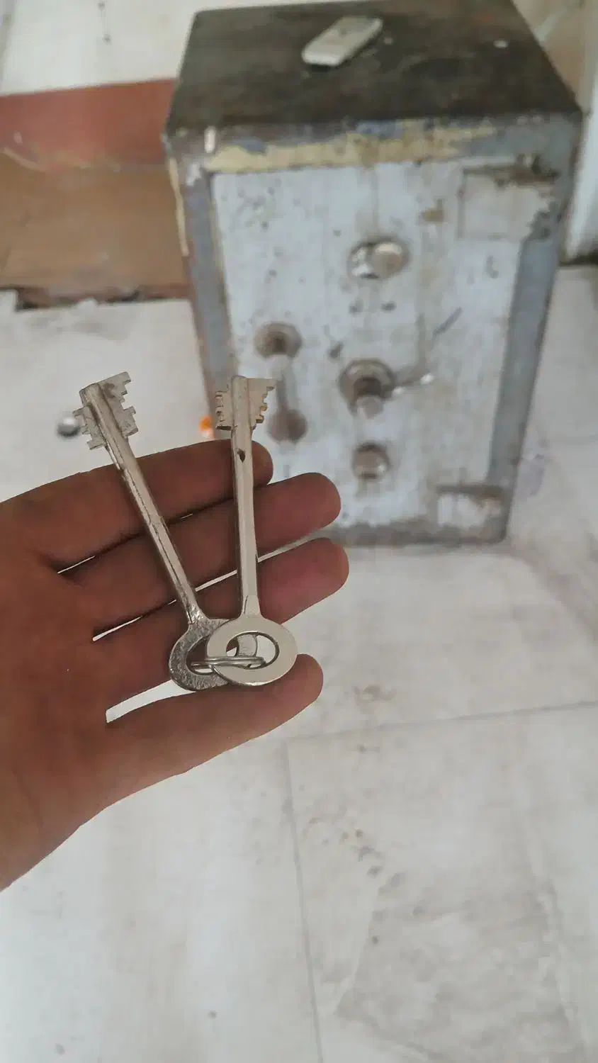 کلیدسازی|خدمات پیشه و مهارت|لاهیجان, کاروانسرابر|دیوار