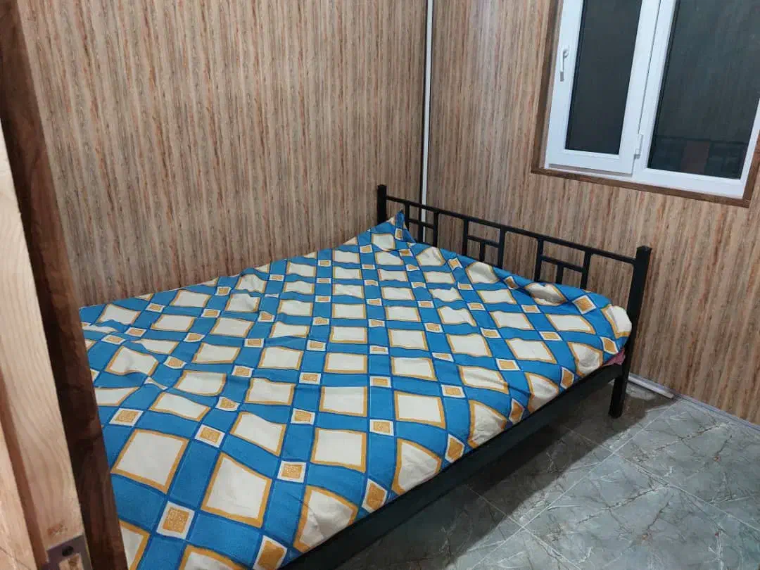 کلبه چوبی تک خواب|اجارهٔ کوتاهمدت ویلا و باغ|شاندرمن, |دیوار