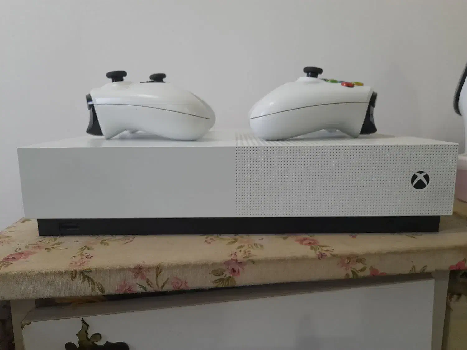 Xbox one s دیجیتال 1 ترابایت دو دسته|کنسول، بازی ویدئویی و آنلاین|اهواز, سپیدار|دیوار